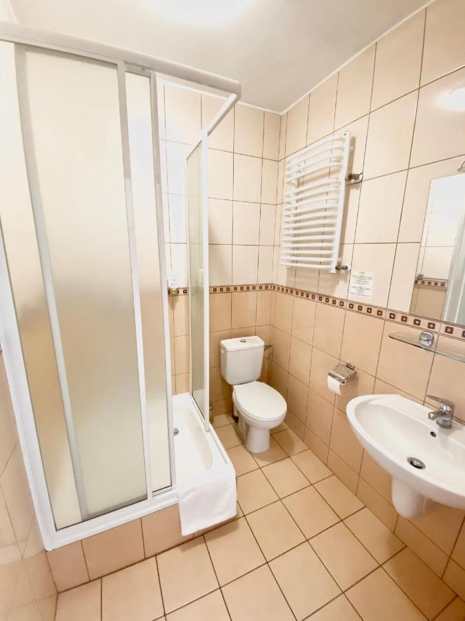 Bed and Breakfast Senator Katowice Esterno foto